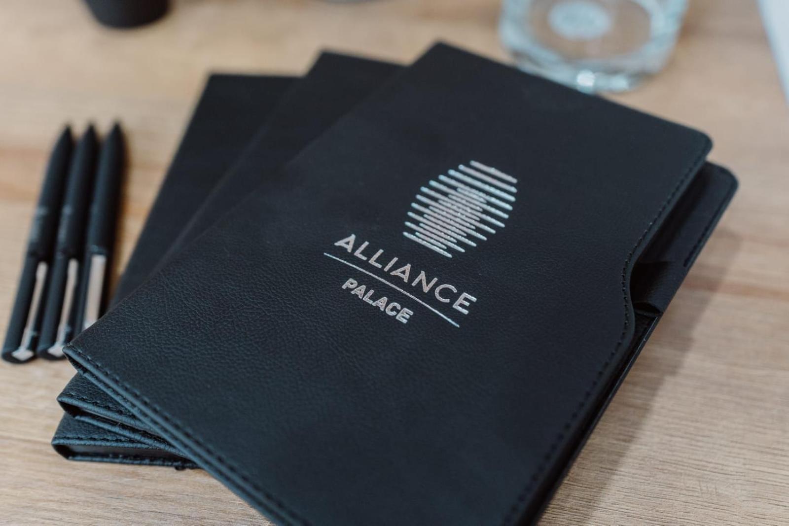Alliance Palace Batoemi Buitenkant foto